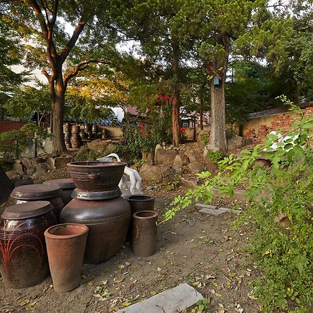 Jiwoljang Guesthouse Seoul Bagian luar foto